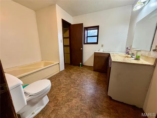 $155,000 | 902 Ripley 160e-8, Doniphan, MO 63935