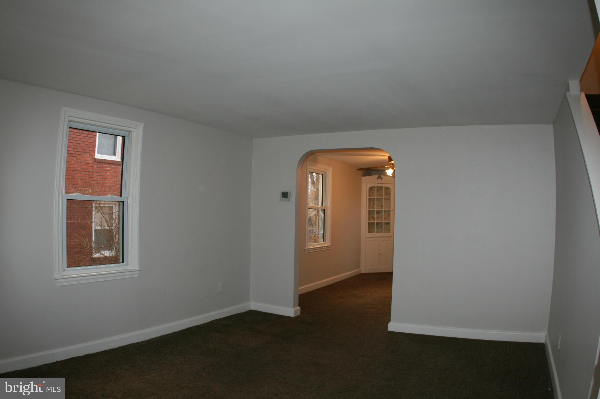 3658 Clarenell Road Baltimore, MD 21229 - Photo 5 of 25 Living Room