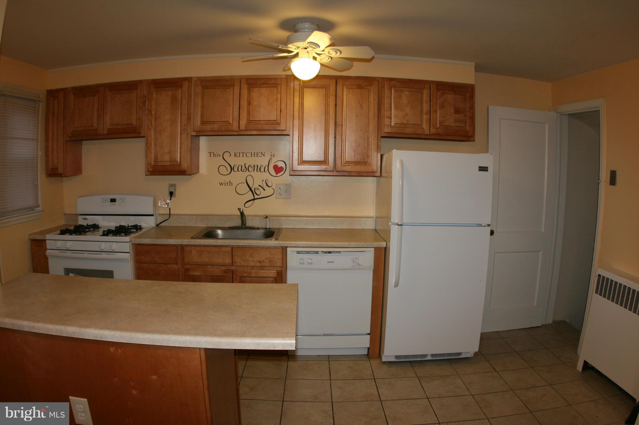 3658 Clarenell Road Baltimore, MD 21229 - Photo 9 of 25 Kitchen