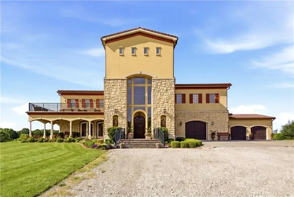 $1,675,000 | 2343 North 600 Road, Edgerton, KS 66021