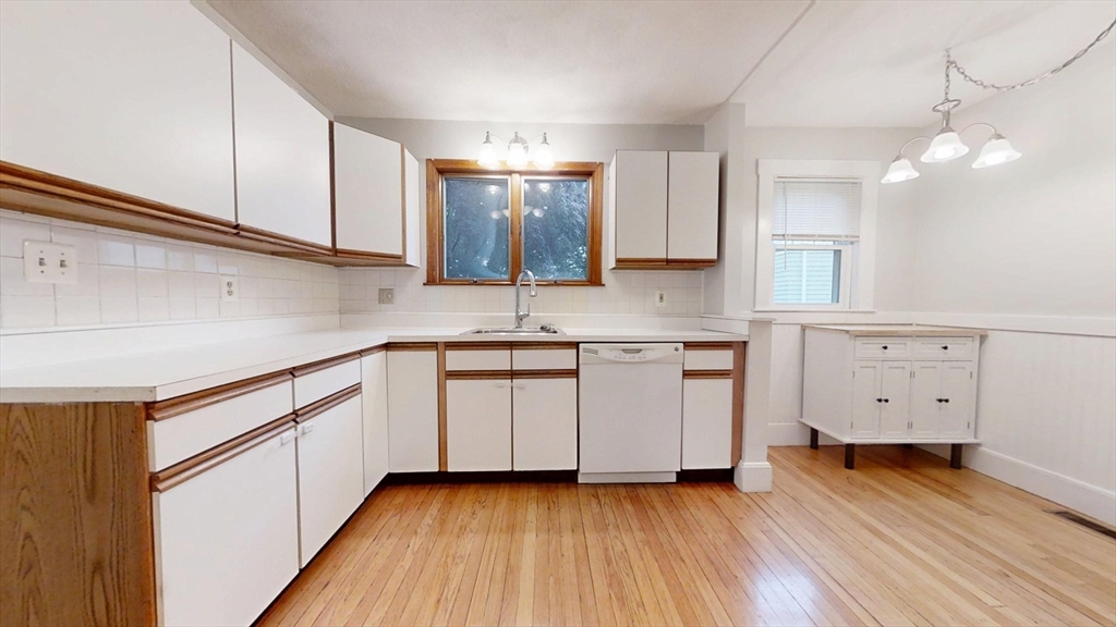 28 Hibbard Road, Unit 1 Newton, MA 02458 - Photo 9 of 15