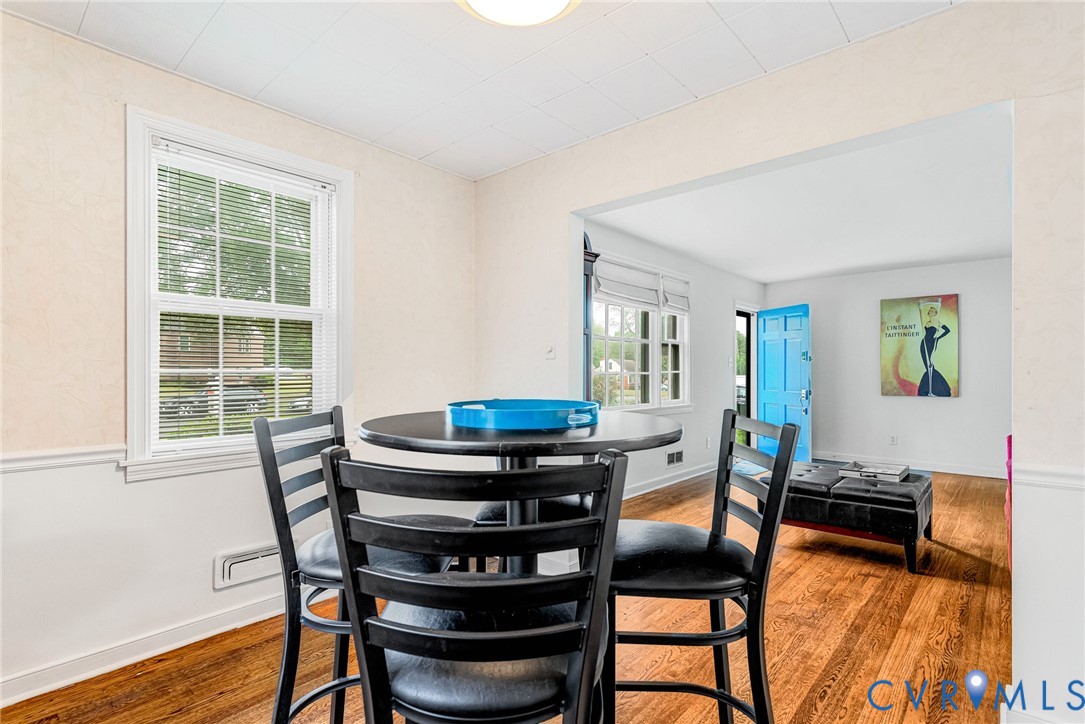 1902 Dresden Road Henrico, VA 23229 - Photo 7 of 37 The dining room is just off of the living room and