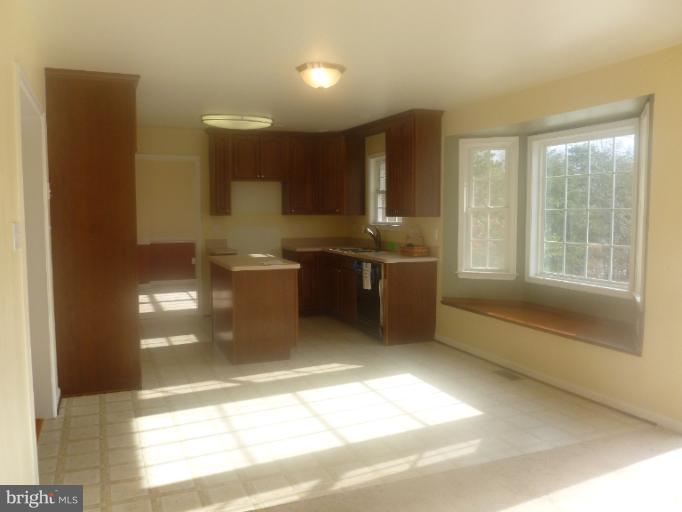 104 Ridge View Drive Berkeley Springs, WV 25411 - Photo 10 of 26 Kitchen