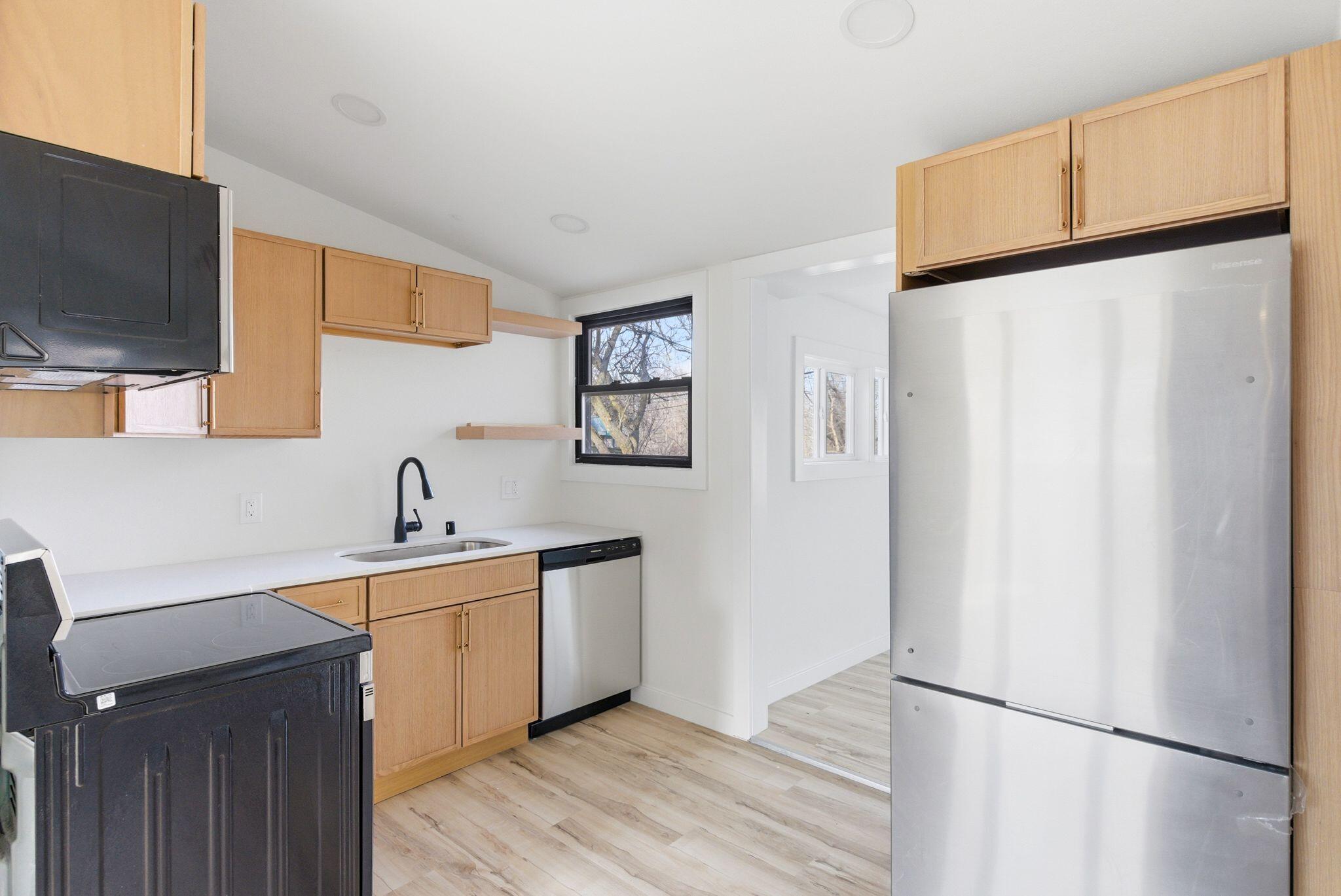 10314 Root River Drive Caledonia, WI 53108 - Photo 14 of 23 10314 Root River Drive, Caledonia - Inte