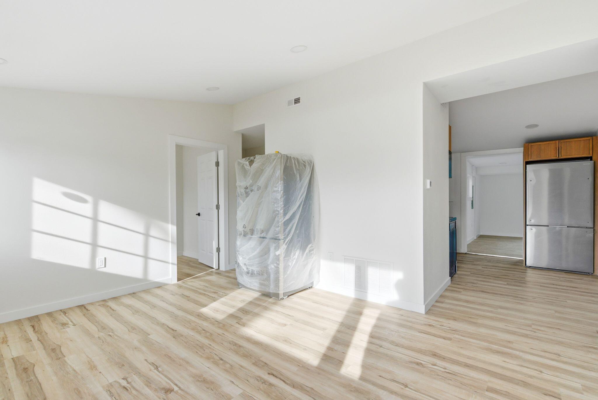 10314 Root River Drive Caledonia, WI 53108 - Photo 9 of 23 10314 Root River Drive, Caledonia - Inte