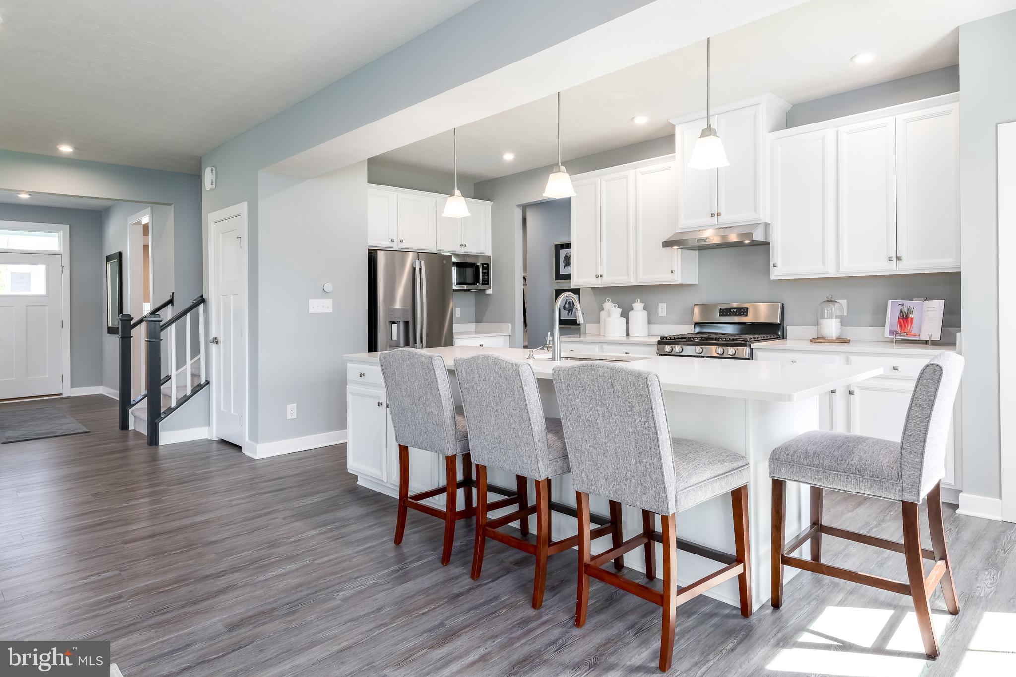 1352 Wallace Way Ranson, WV 25438 - Photo 5 of 20