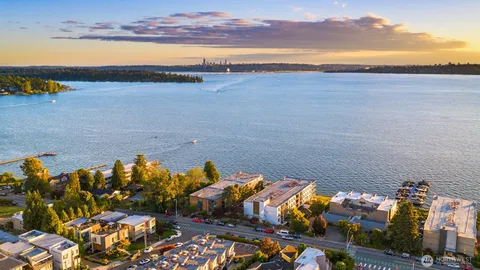 $1,474,998 | 6225 Lake Washington Boulevard Northeast, Unit 209, Kirkland, WA 98033