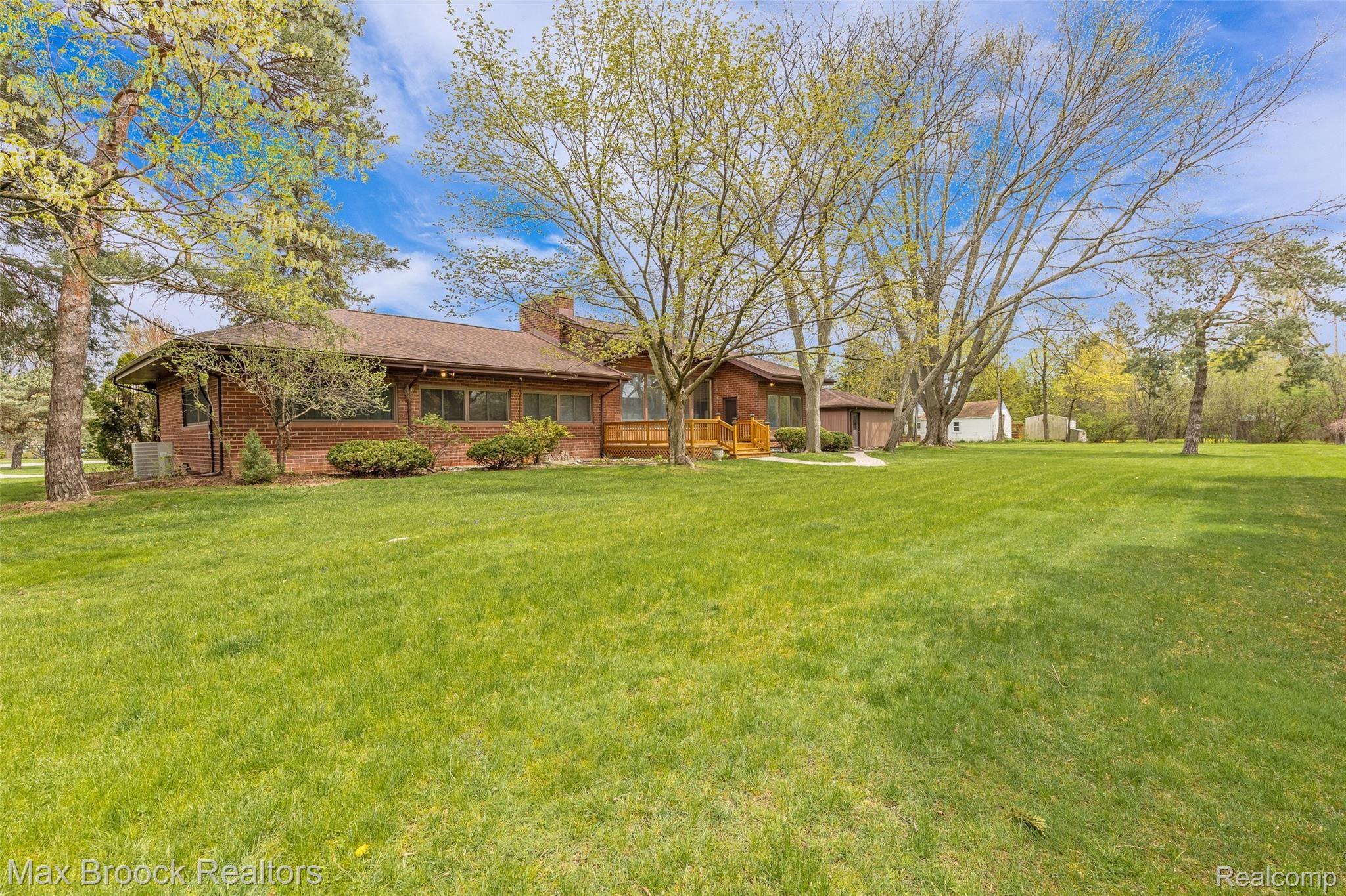 2355 West Wattles Road Troy, MI 48098 - Photo 13 of 53 2355 W Wattles-13.jpg