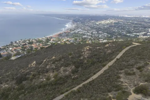 a view of lot of city