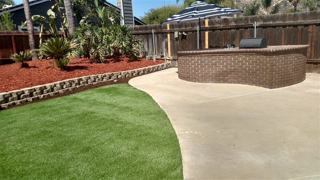 10120 Ranchitos Place Lakeside, CA 92040 - Photo 8 of 16 Low water landscaping throughout.