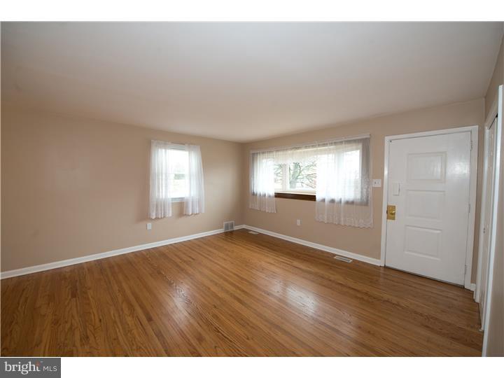 1206 Woodside Road Conshohocken, PA 19428 - Photo 4 of 21 Gallery Image 4