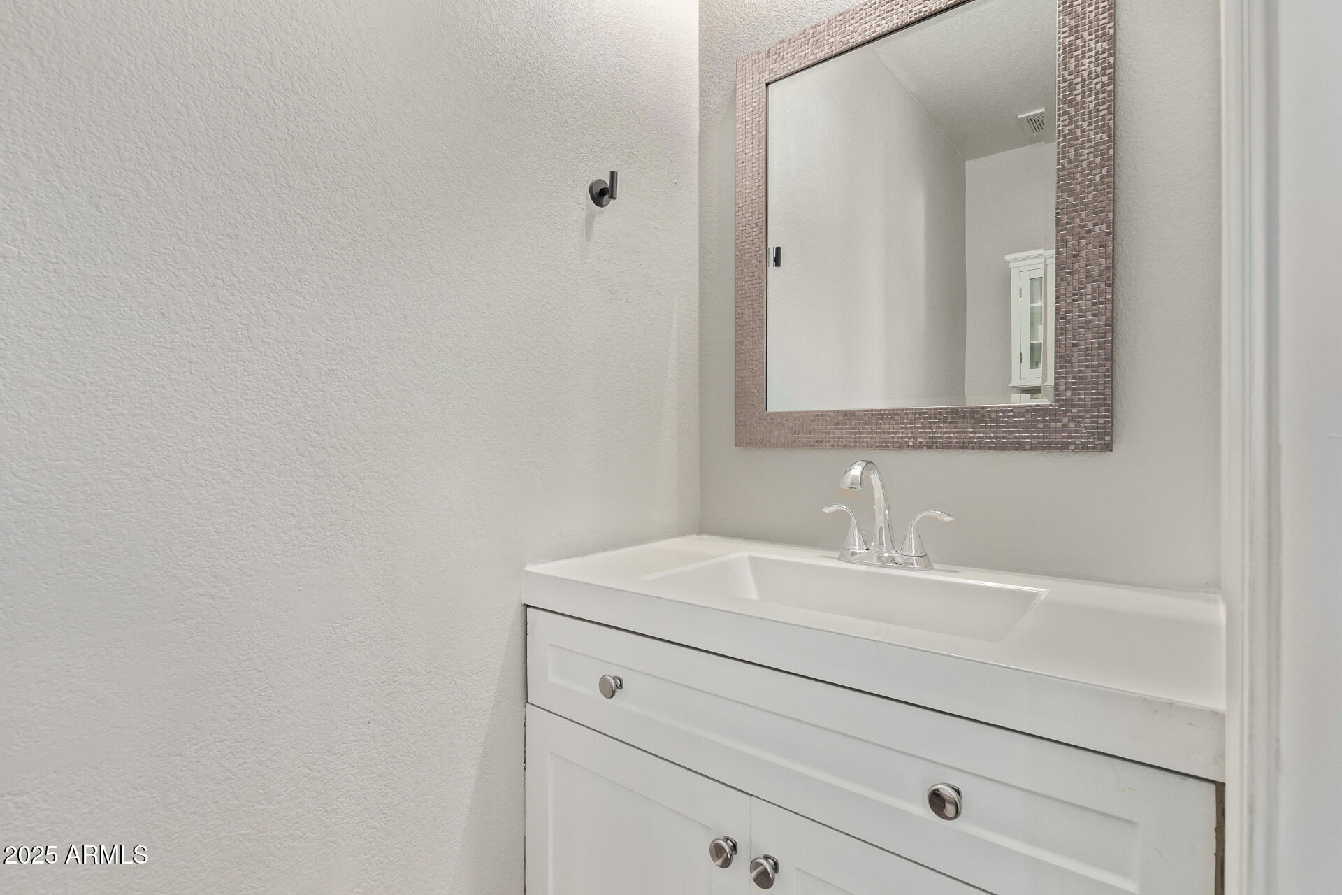 2438 West Via Dona Road Phoenix, AZ 85085 - Photo 6 of 22 21 Via Dona
