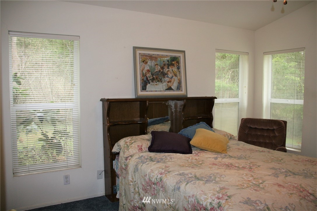 19426 Cook Road Southeast Yelm, WA 98597 - Photo 12 of 24 Gallery Image 12