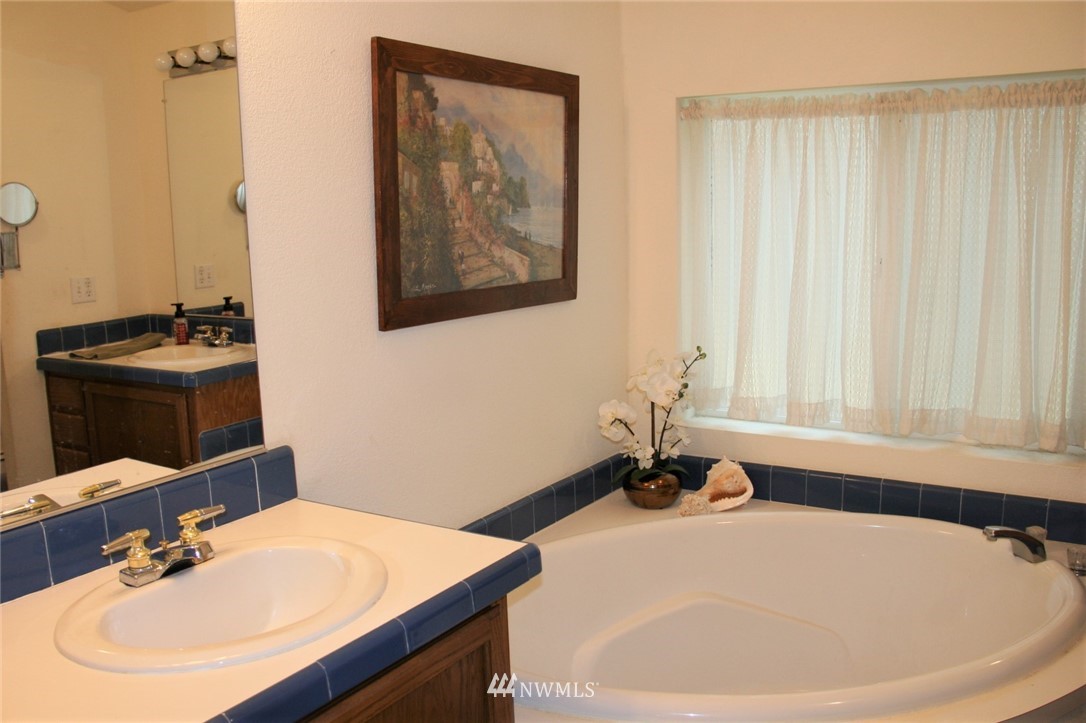 19426 Cook Road Southeast Yelm, WA 98597 - Photo 13 of 24 Gallery Image 13