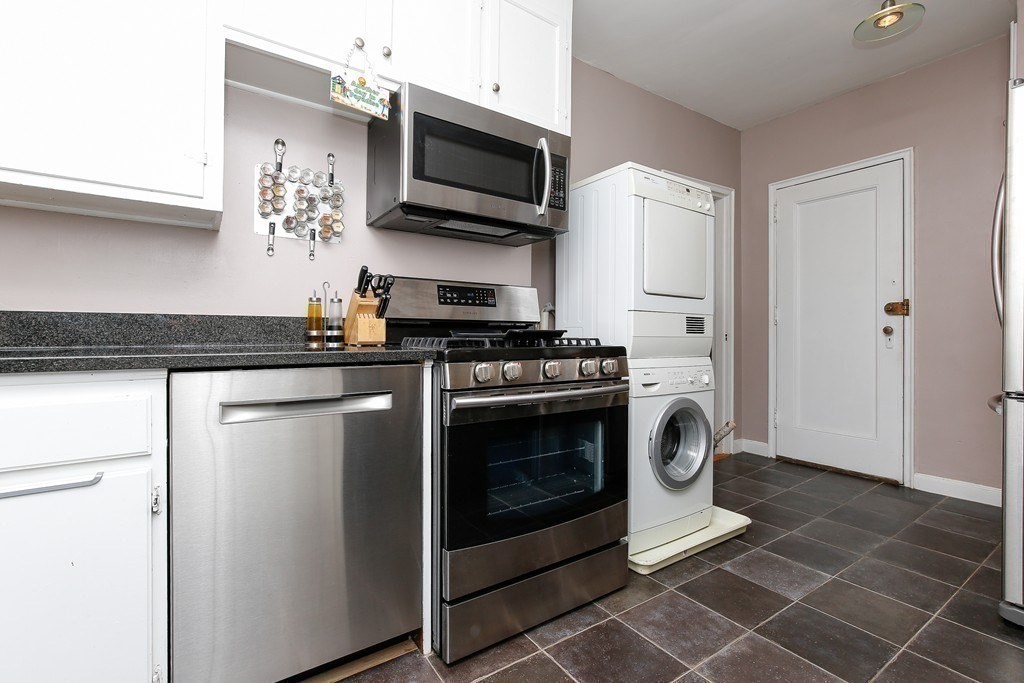 341 Tappan Street, Unit 6 Brookline, MA 02445 - Photo 9 of 18