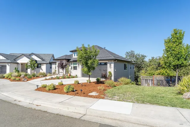 $889,000 | 2412 Celestin Court, Ukiah, CA 95482