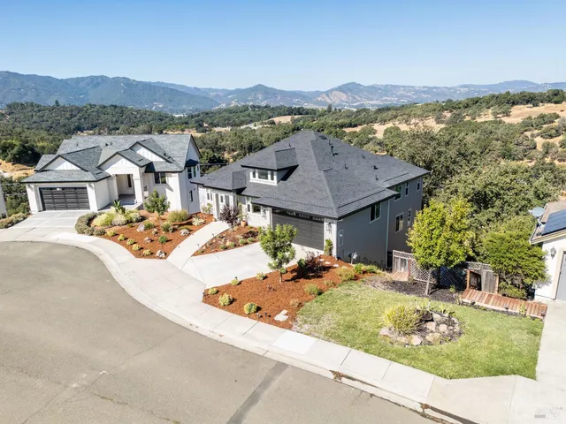$889,000 | 2412 Celestin Court, Ukiah, CA 95482