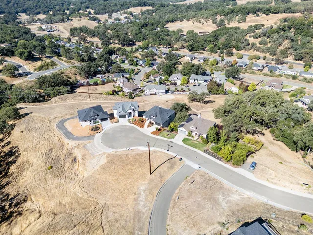 $889,000 | 2412 Celestin Court, Ukiah, CA 95482