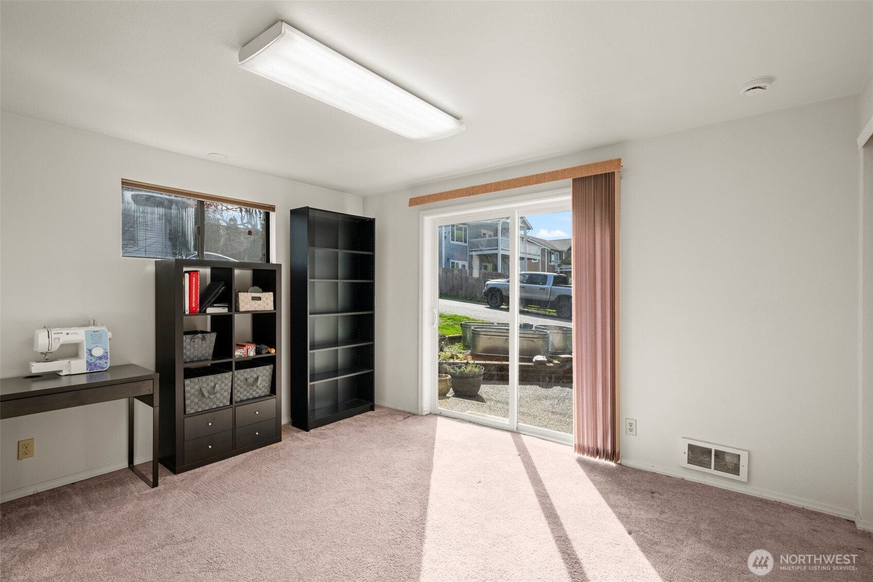 2007 East 15th Street Bremerton, WA 98310 - Photo 14 of 29