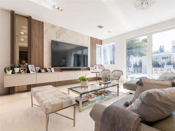 $3,399,000 | 7451 Northwest 103rd Court, Doral, FL 33178