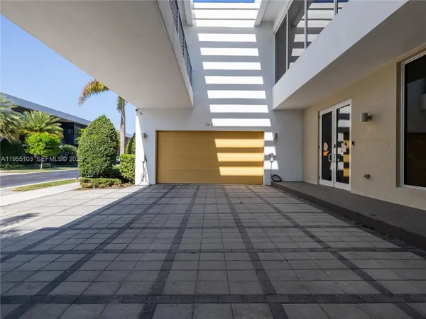 $3,399,000 | 7451 Northwest 103rd Court, Doral, FL 33178