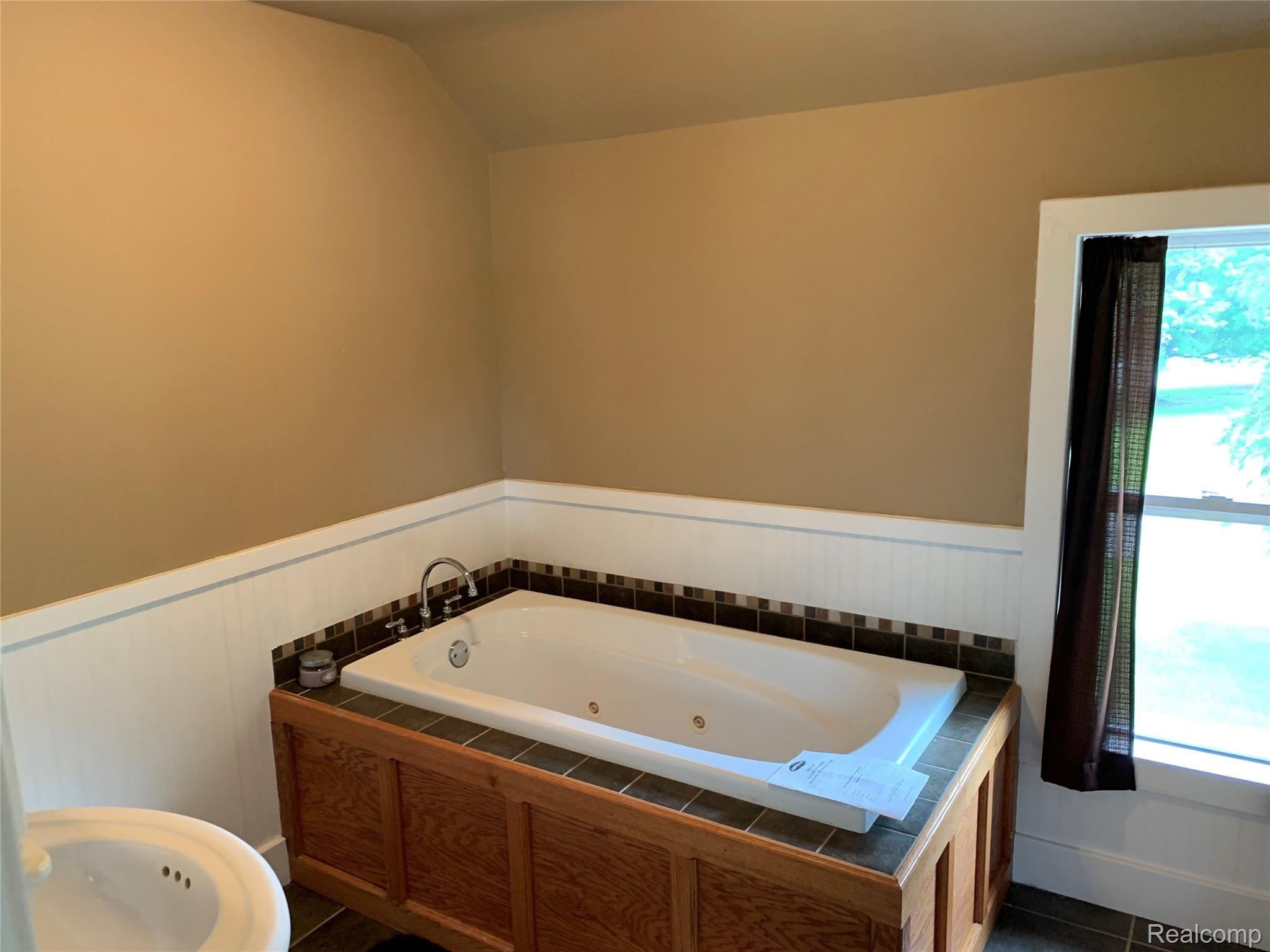 1825 Alchin Road North Webberville, MI 48892 - Photo 18 of 26 Upstairs master bath