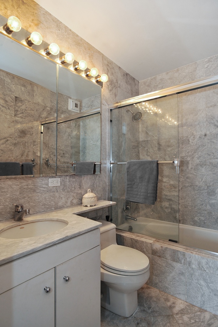 1310 North Ritchie Court, Unit 8D Chicago, IL 60610 - Photo 20 of 24