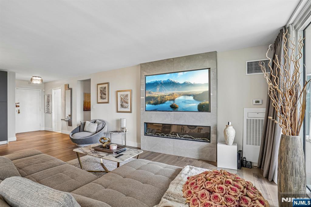 1055 River Road, Unit 408 Edgewater, NJ 07020 - Photo 3 of 34