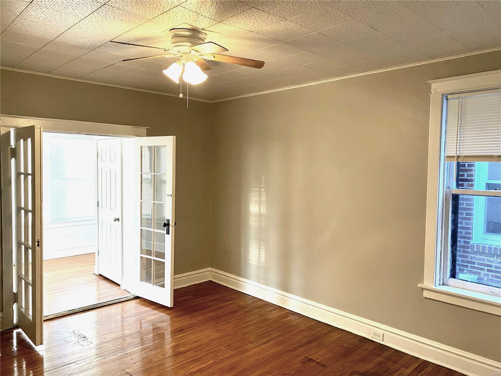 5727 Dewey Avenue St. Louis, MO 63116 - Photo 7 of 20