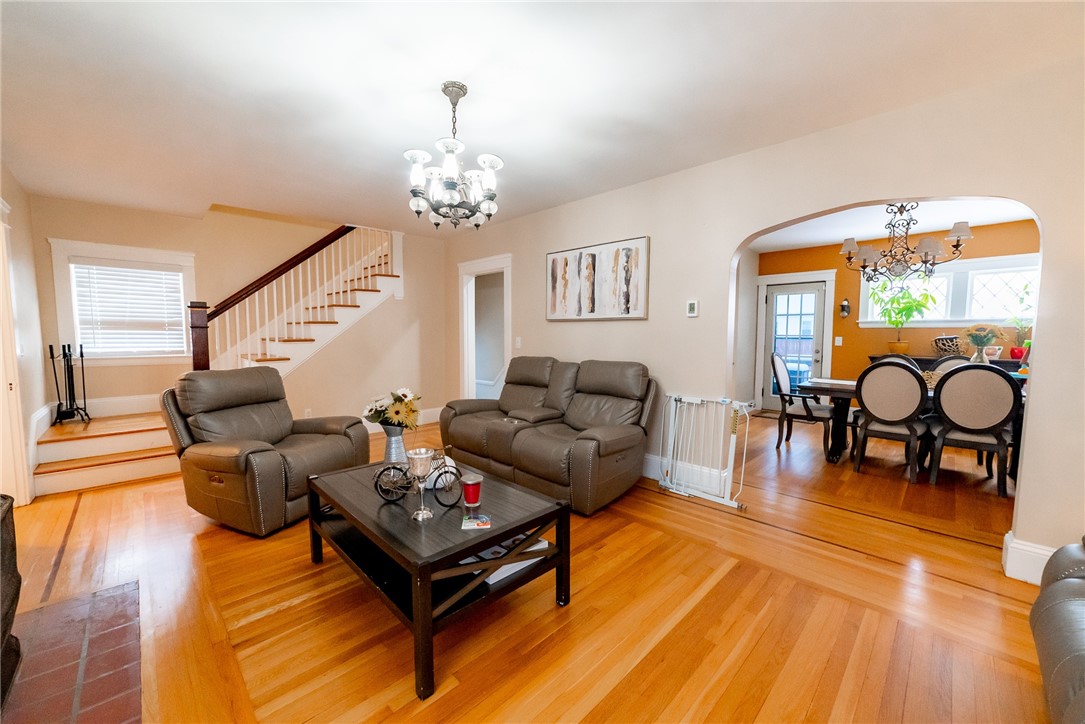 71 Calaman Road Cranston, RI 02910 - Photo 3 of 16