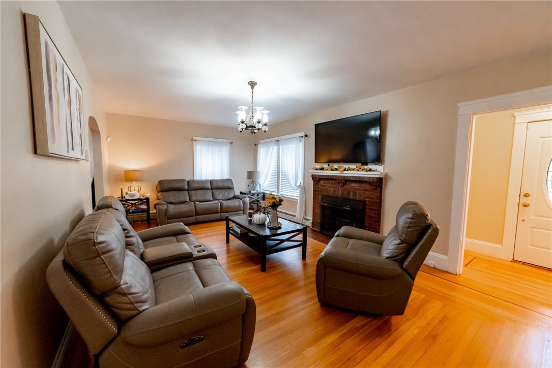 71 Calaman Road Cranston, RI 02910 - Photo 4 of 16