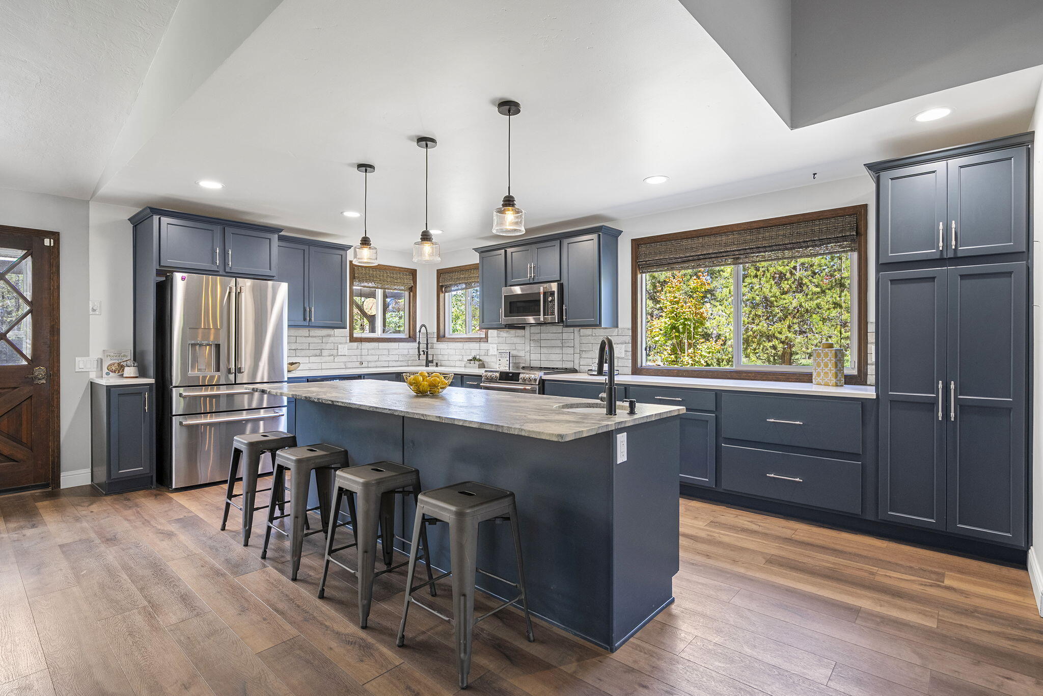 55050 Huntington Road Bend, OR 97707 - Photo 6 of 50 Gallery Image 6