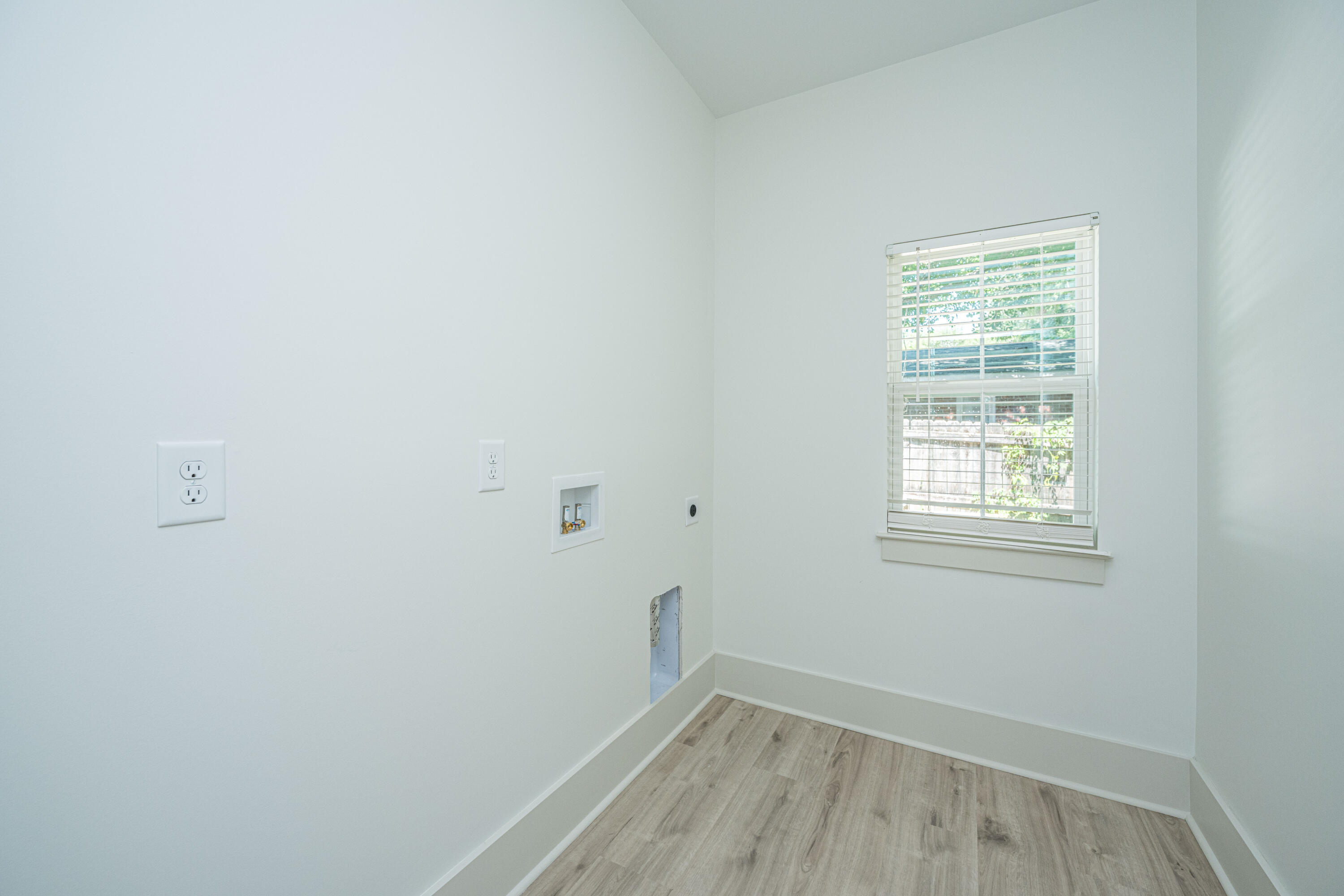 933 Valley Street Hanahan, SC 29410 - Photo 26 of 34 933ValleySt041