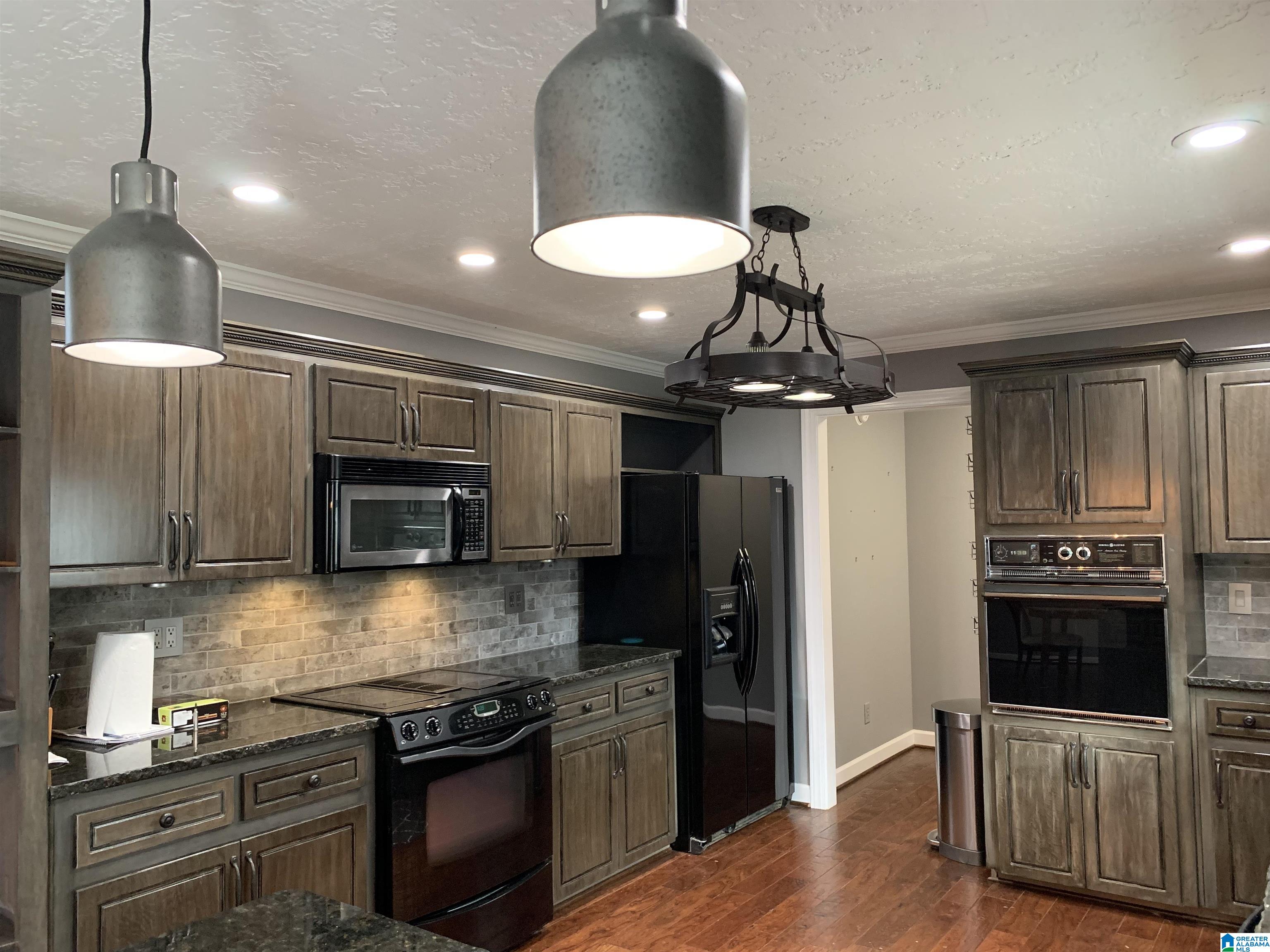 880 Whisenant Road Ohatchee, AL 36271 - Photo 4 of 32
