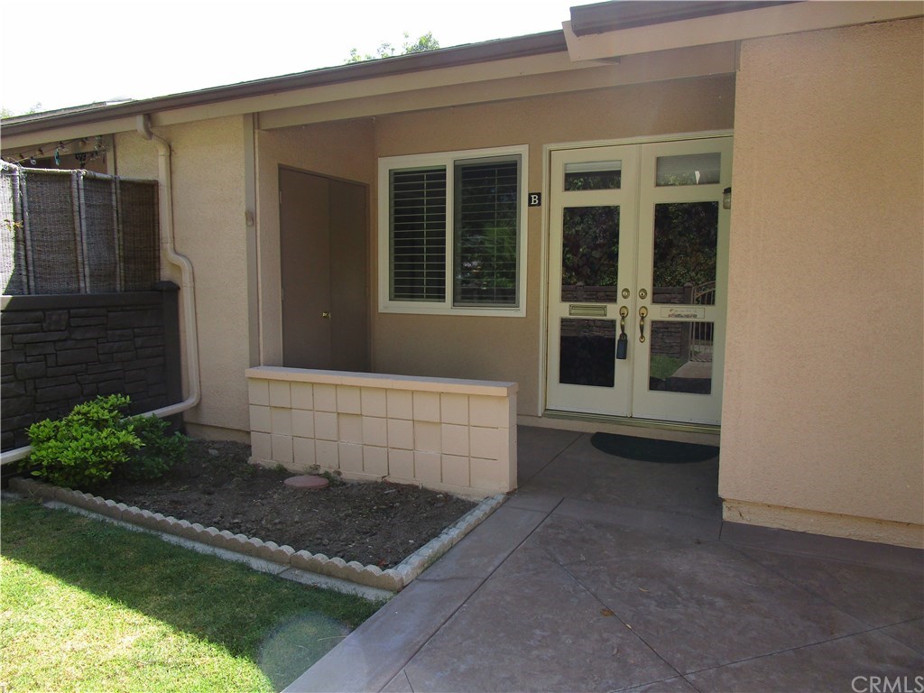 1801 St John Road, Unit 40B Seal Beach, CA 90740 - Photo 3 of 37