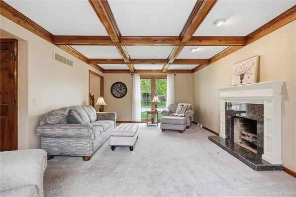 $435,000 | 1100 Wellington Way, Liberty, MO 64068