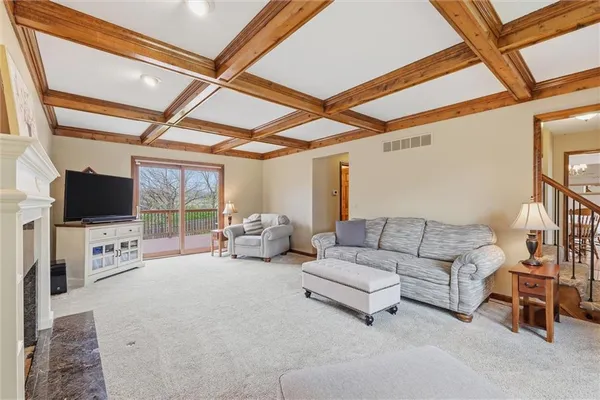 $435,000 | 1100 Wellington Way, Liberty, MO 64068