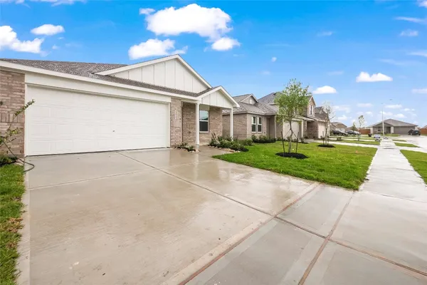 $222,840 | 914 Constitution Drive, Bay City, TX 77414