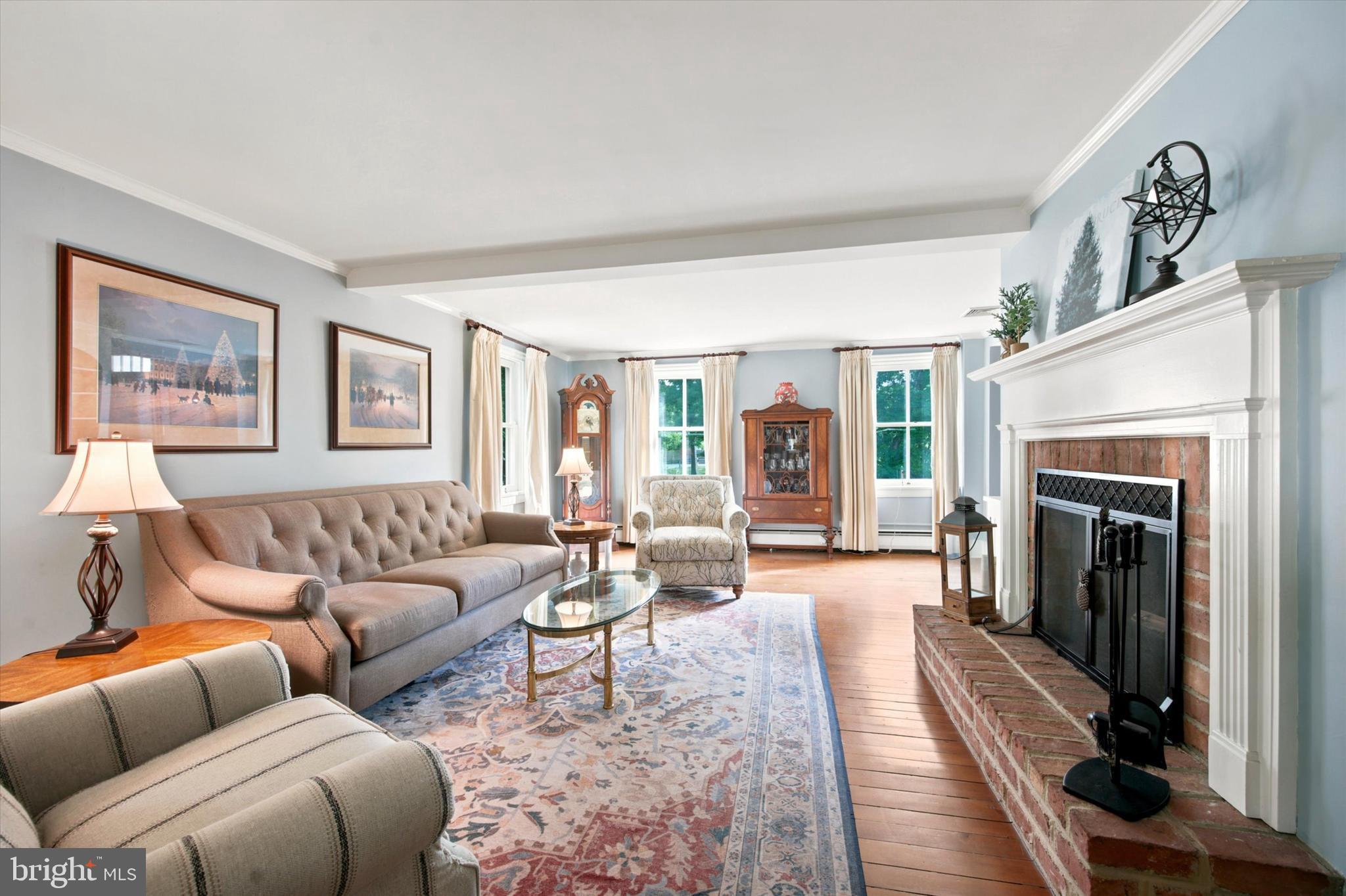 2505 Black River Road Bethlehem, PA 18015 - Photo 15 of 49 Living Room