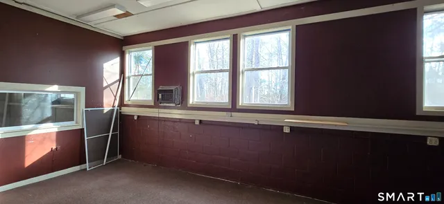 walk in closet with window