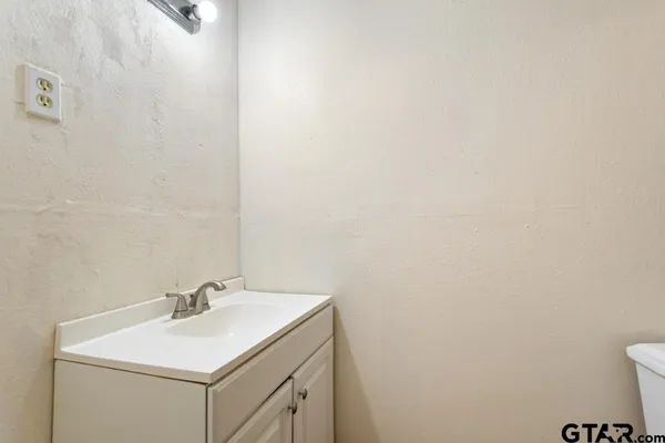 $169,900 | 14832 Farm To Market Road 2661, Flint, TX 75762