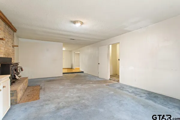 $169,900 | 14832 Farm To Market Road 2661, Flint, TX 75762