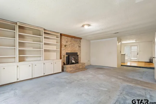 $169,900 | 14832 Farm To Market Road 2661, Flint, TX 75762