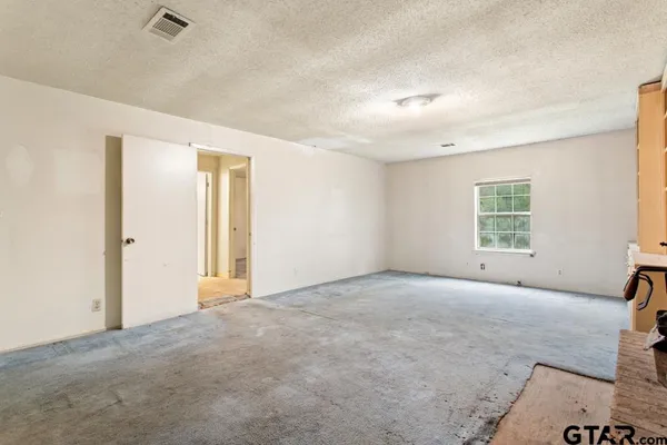 $169,900 | 14832 Farm To Market Road 2661, Flint, TX 75762