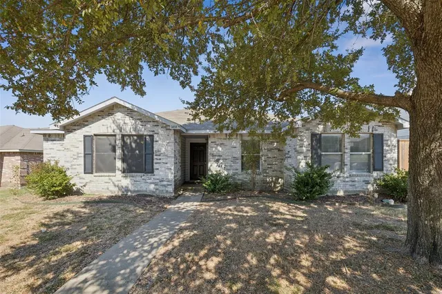 $300,000 | 1438 Stewart Drive, Rockwall, TX 75032