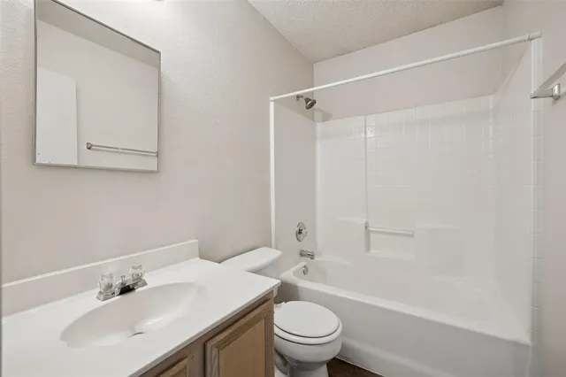 $300,000 | 1438 Stewart Drive, Rockwall, TX 75032