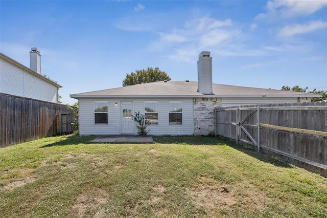 $300,000 | 1438 Stewart Drive, Rockwall, TX 75032