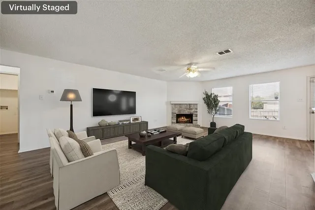 $300,000 | 1438 Stewart Drive, Rockwall, TX 75032