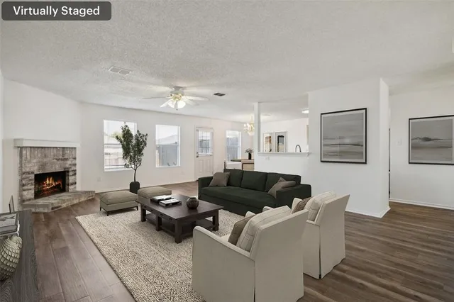 $300,000 | 1438 Stewart Drive, Rockwall, TX 75032