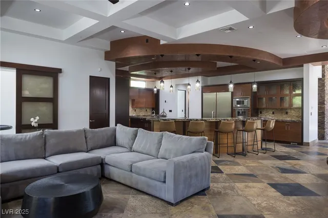 $6,750,000 | 17 Soaring Bird Court, Las Vegas, NV 89135